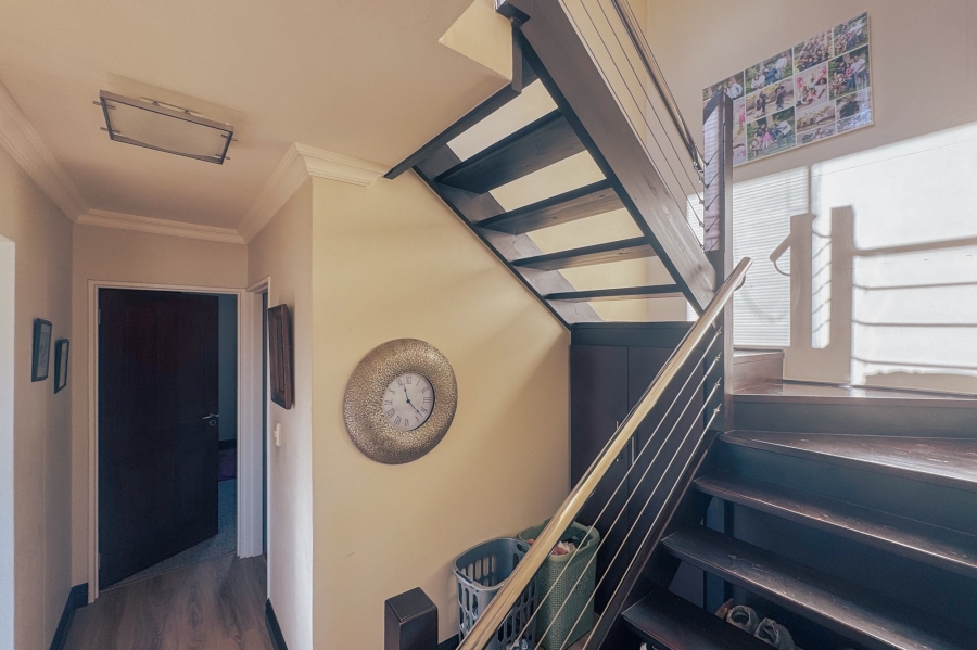 3 Bedroom Property for Sale in Waves Edge Western Cape